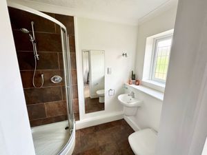 Bedroom 2 en suite- click for photo gallery